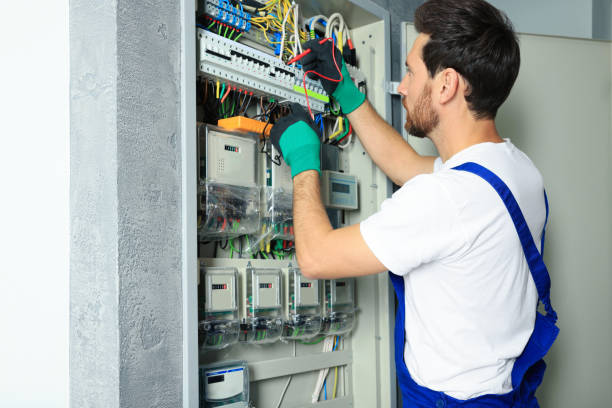 Best Electrical Contractors for Businesses  in Broadview, IL