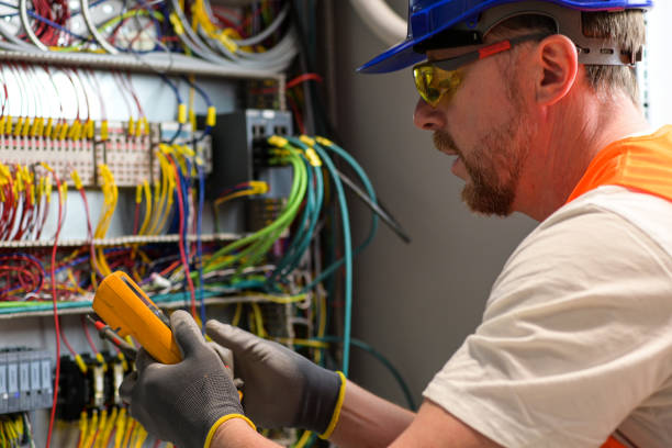 Best Licensed Electrician  in Broadview, IL